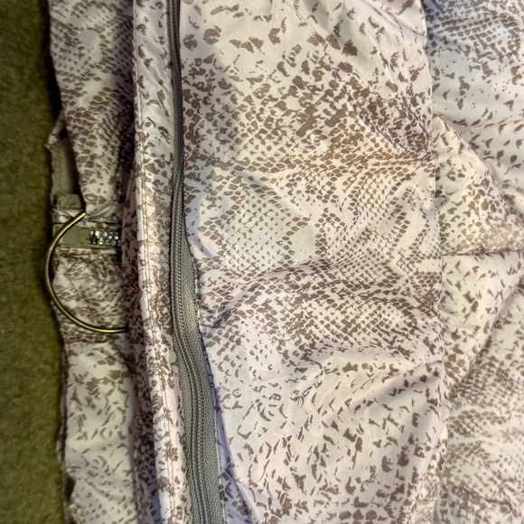 Johnston & Murphy Quilted Jacket - Taupe Lt Pink Snake Print Woman’s Sz Sm - Picture 5 of 11